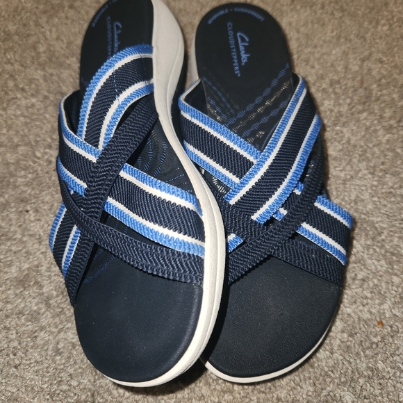 Clarks Cloudsteppers Blue and White Casual Sandals - Picture 1 of 5